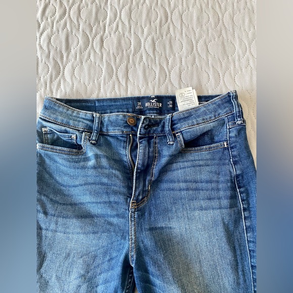Hollister Jeans (2) - Picture 9 of 9
